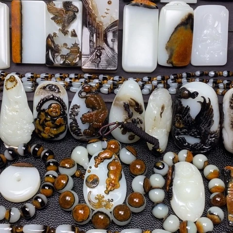 和田玉未镶嵌颈饰