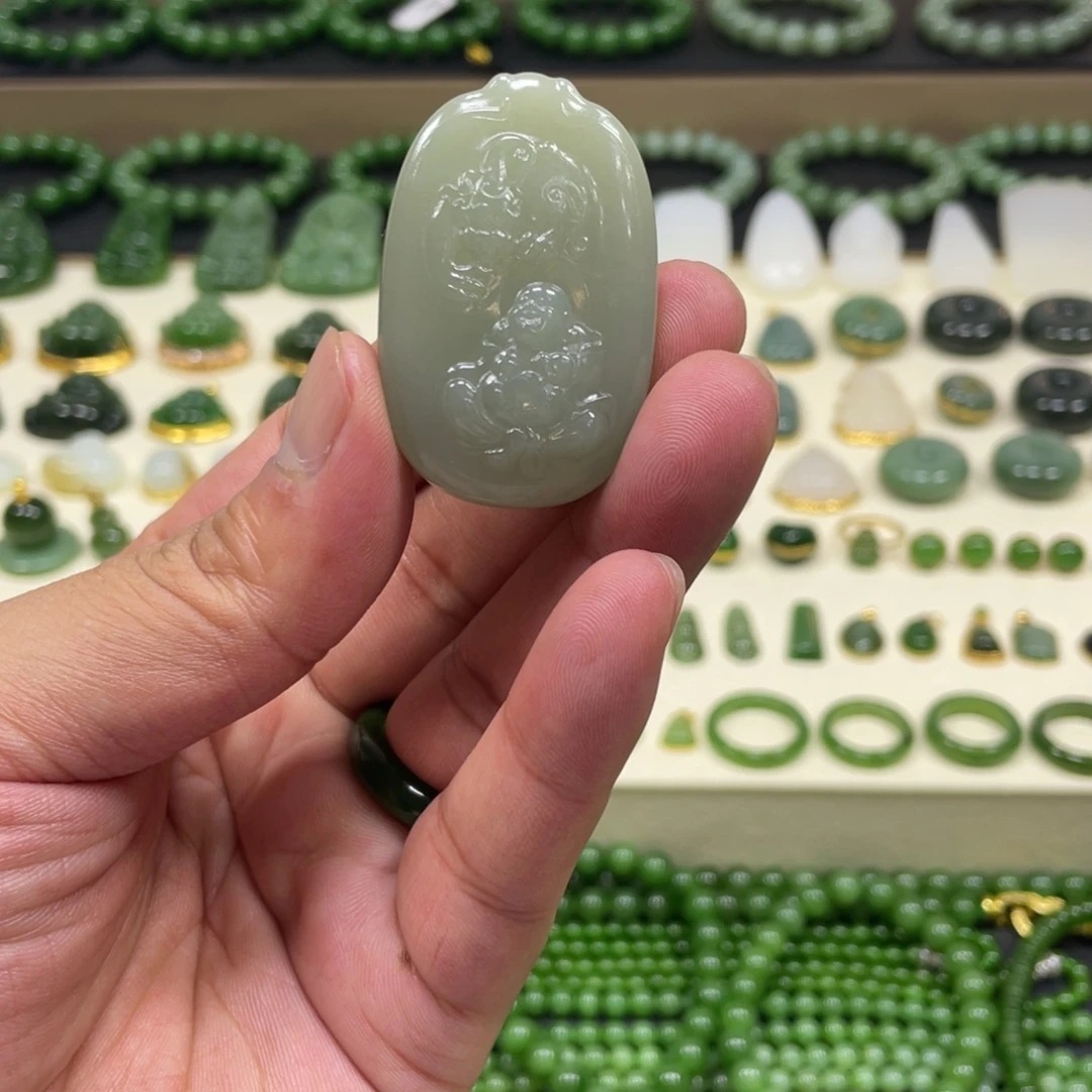 和田玉未镶嵌颈饰