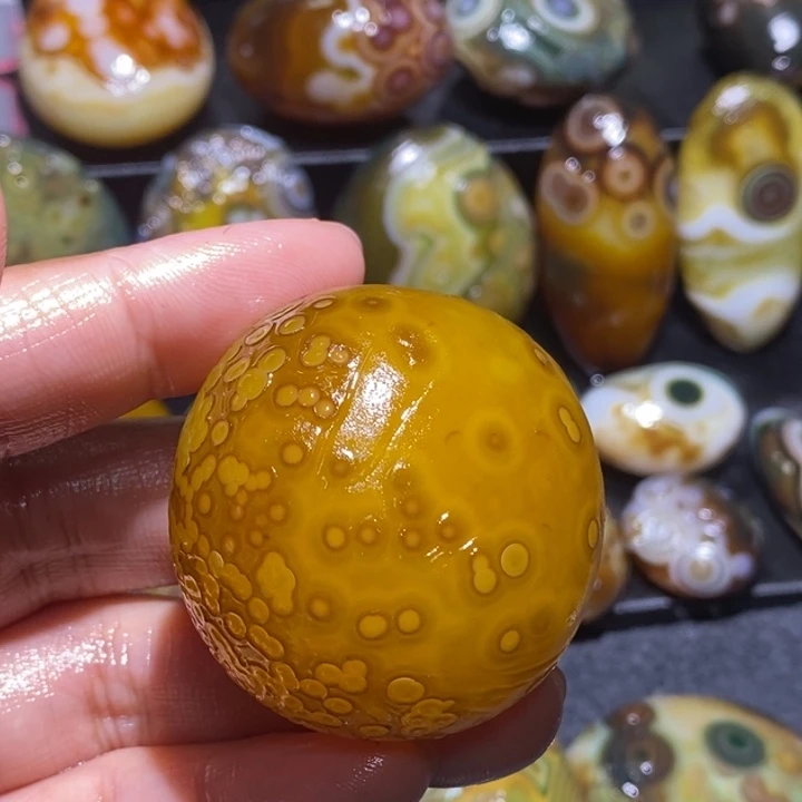 玛瑙/玉髓未镶嵌珠宝半成品95