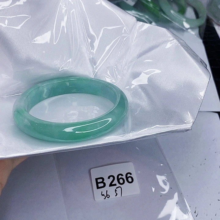 翡翠未镶嵌手镯一图一物实物为准