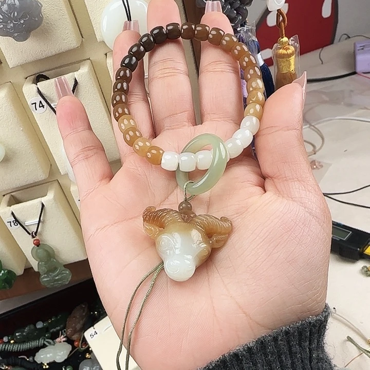 和田玉颈饰未镶嵌?****?