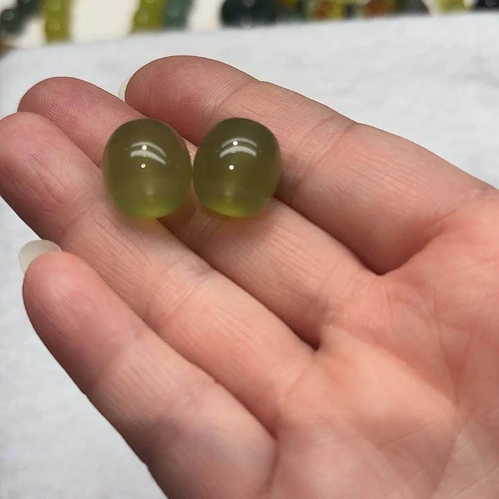 蛇纹石玉未镶嵌手串2个玖***C
