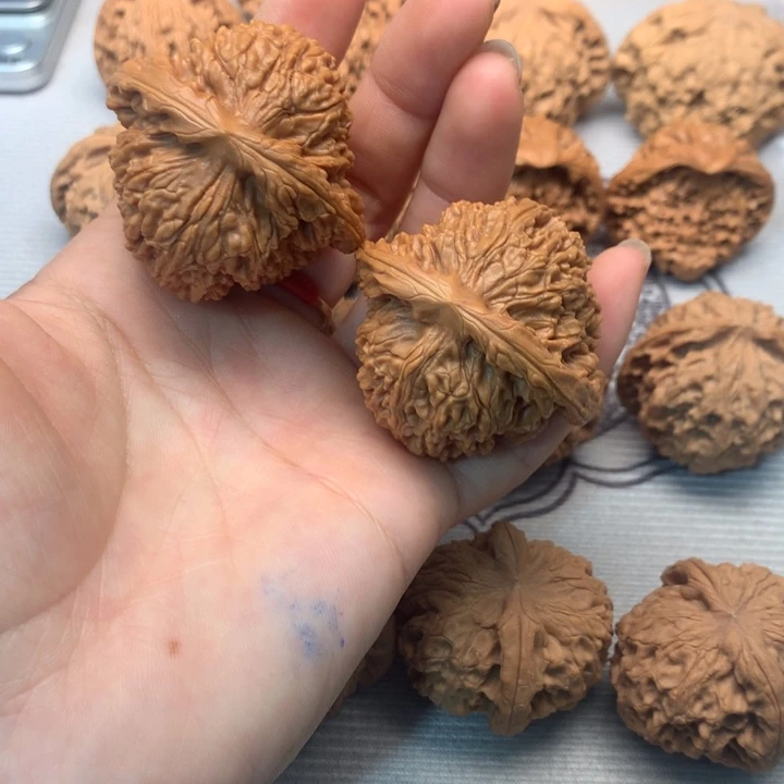 乐***意把件文玩核桃南疆石