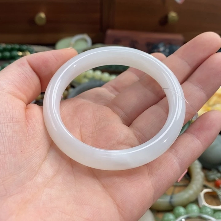 和田玉手镯未镶嵌51.5