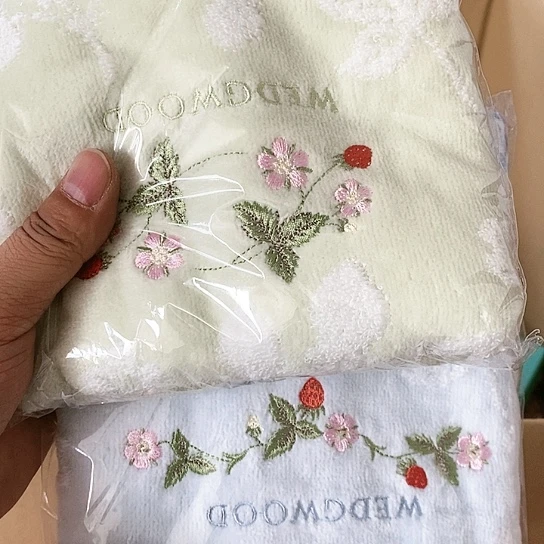 聚鑫中古杂项瓷器如图所示