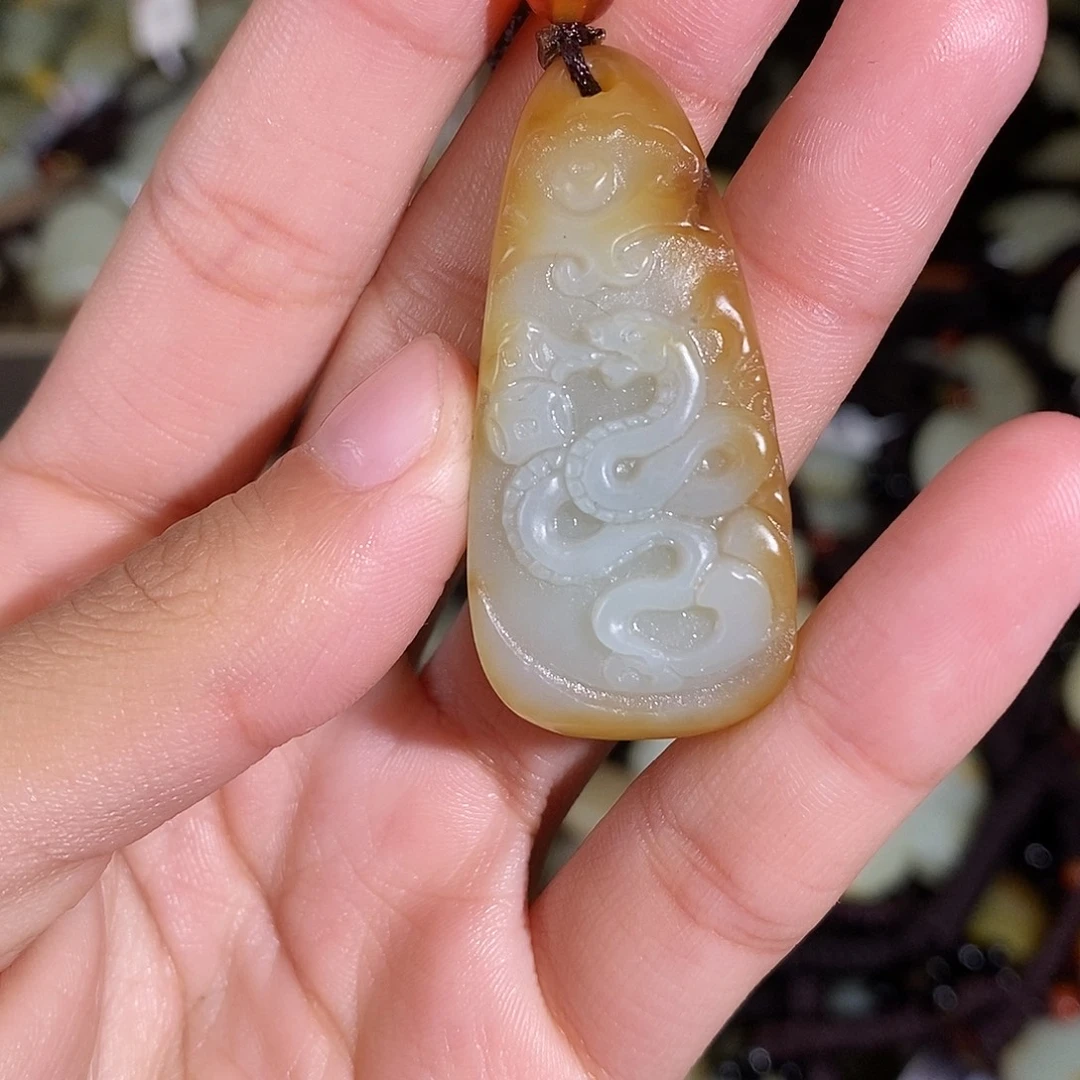 和田玉未镶嵌颈饰