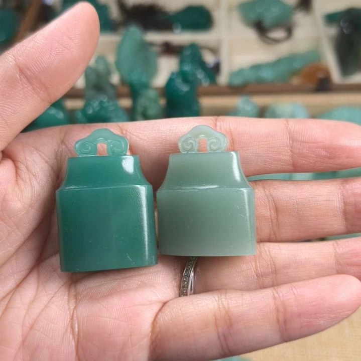 寿山石印石青绿如意钮一对