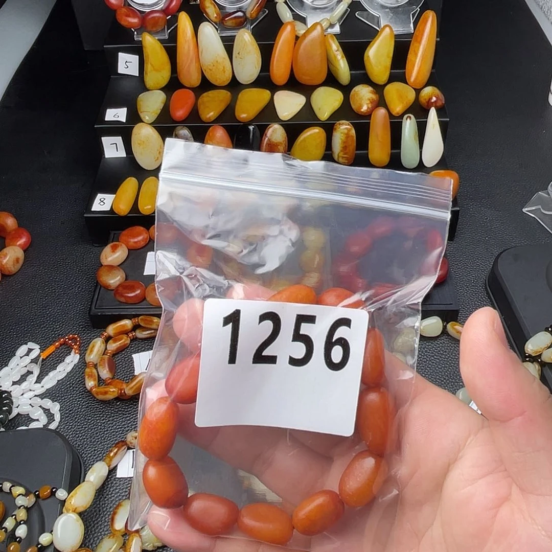 和田玉吊坠(赠链)未镶嵌新**家