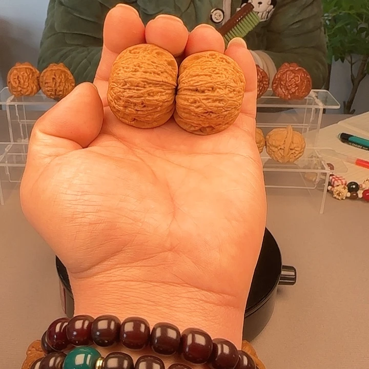 桃核把件郭**郭铁锤妹妹