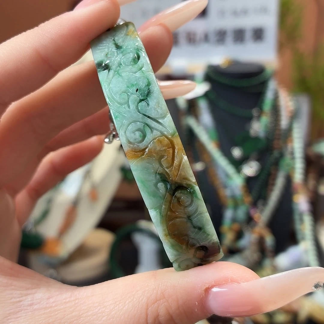 翡翠未镶嵌耳饰手串