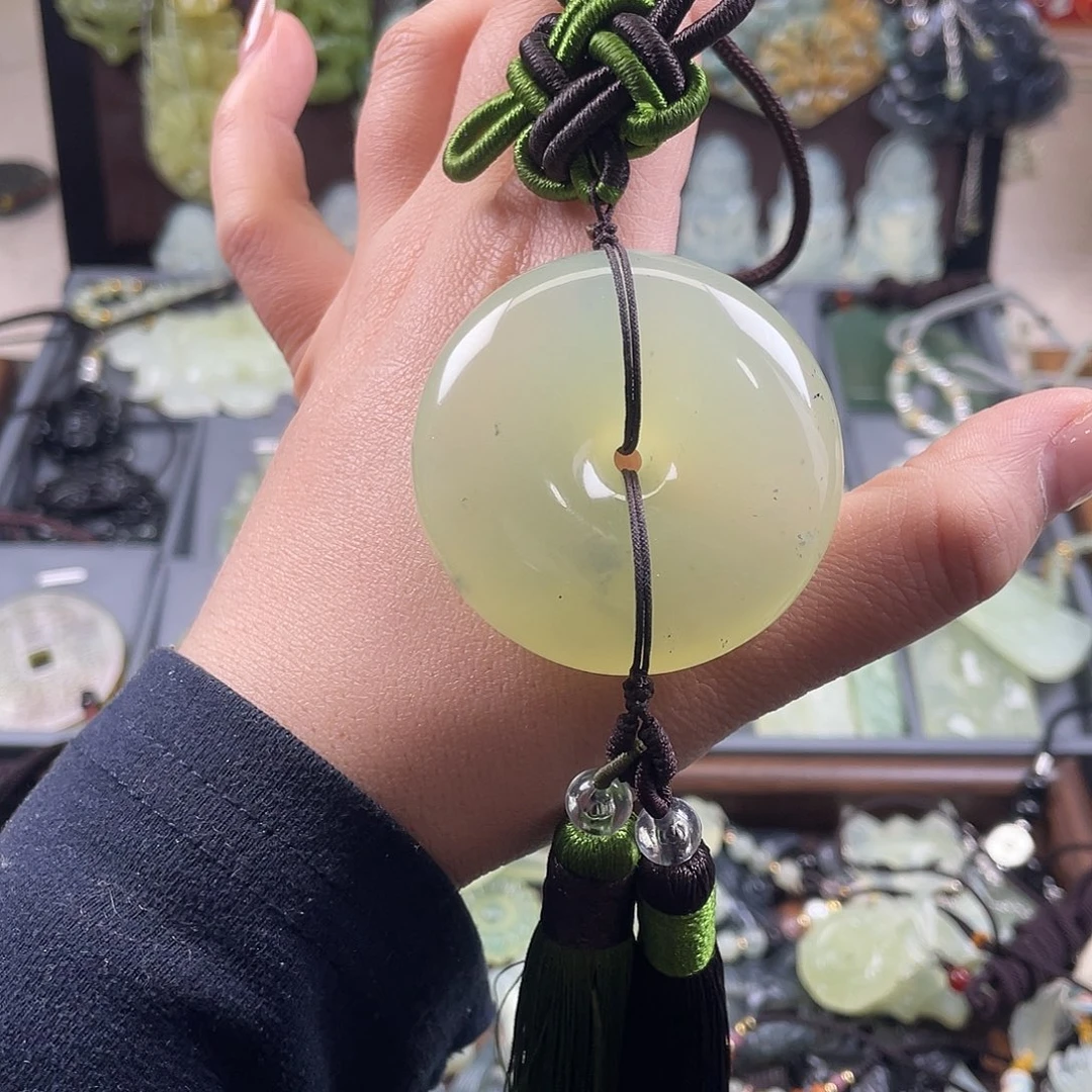 岫玉未镶嵌吊坠(赠链)