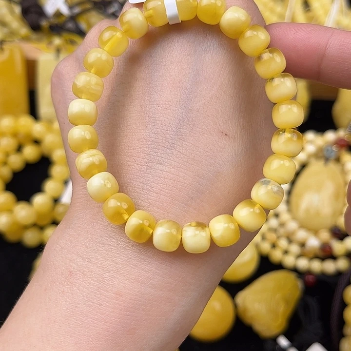 琥珀未镶嵌颈饰琥珀