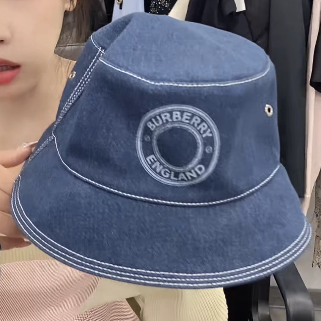 99新 Alexander McQueen/亚历山大·麦昆 博柏利时尚休闲