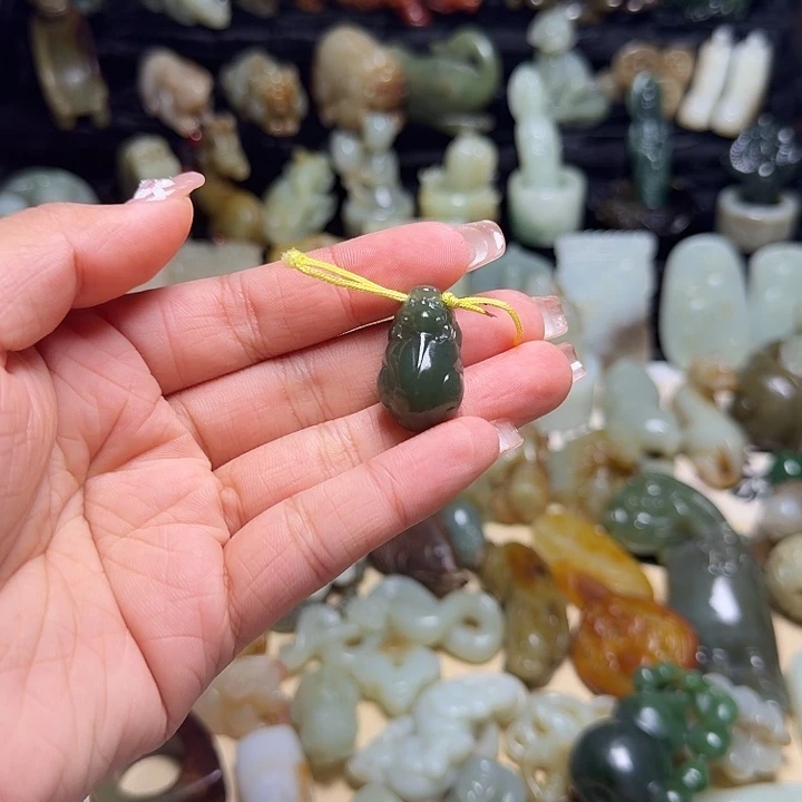 和田玉（糖玉）未镶嵌颈饰