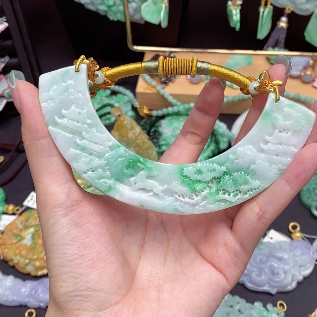 翡翠未镶嵌颈饰翡翠