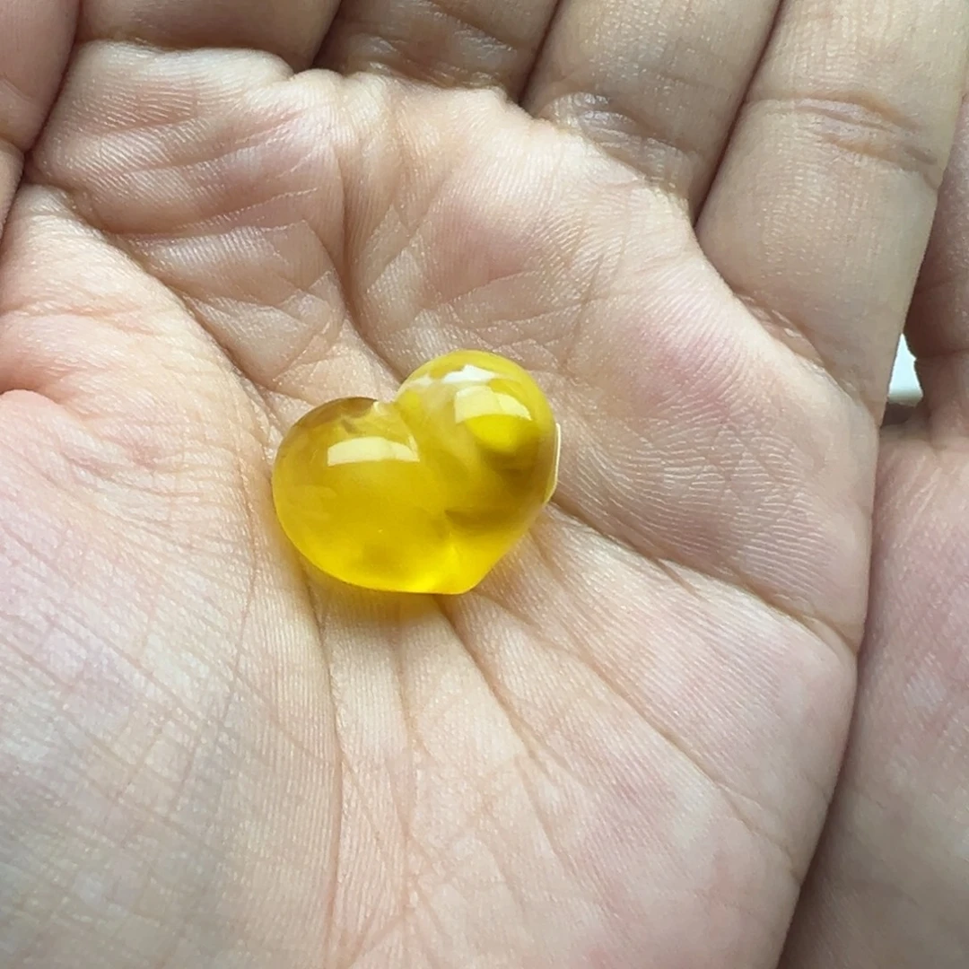 琥珀未镶嵌珠宝奇石屁桃打孔不退换