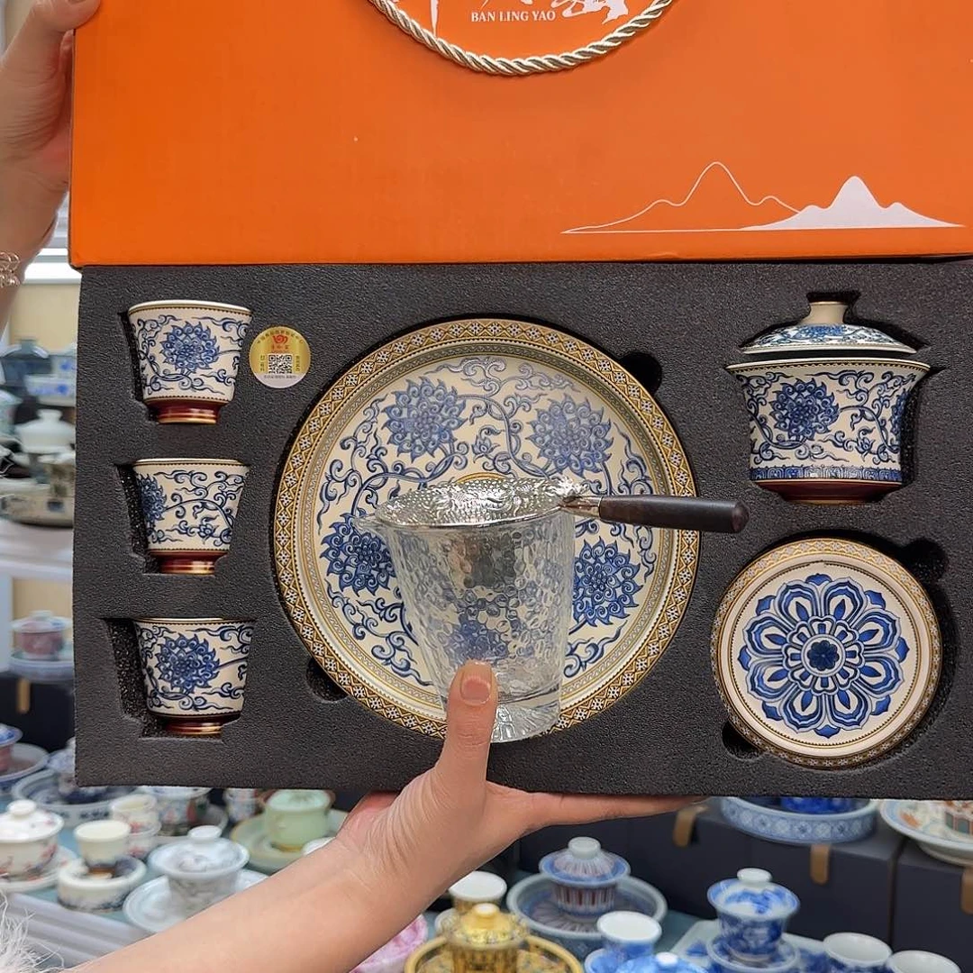 盖碗里的水煮熟了