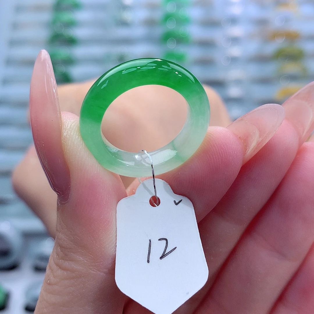 翡翠戒指未镶嵌天然