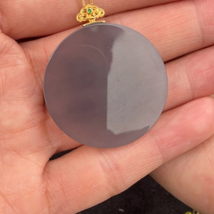 兜***兜和田玉18K金镶嵌颈饰