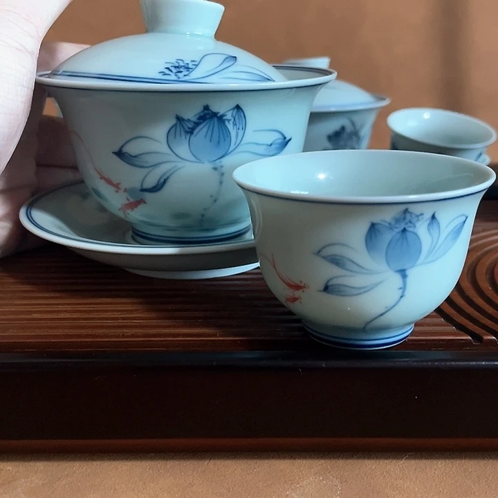 手绘荷花盖碗200家2个杯子