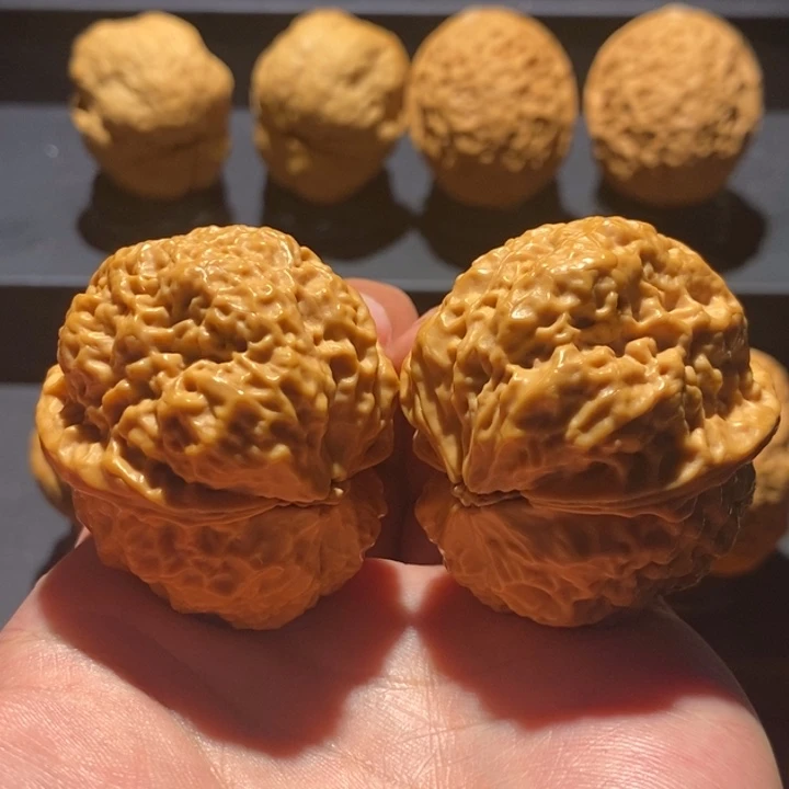 文玩核桃把件47尺麒麟牛蛙