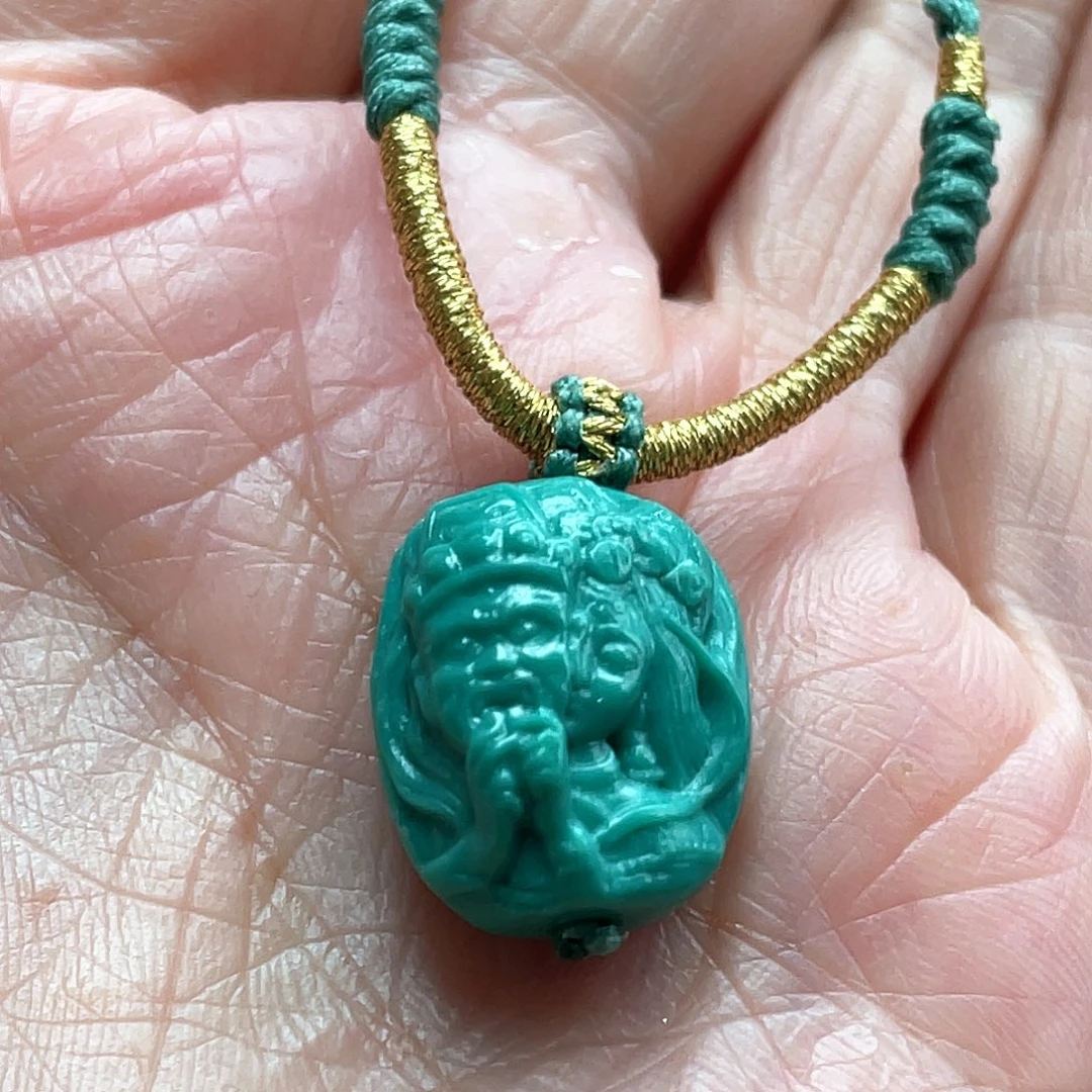 未镶嵌绿松石颈饰