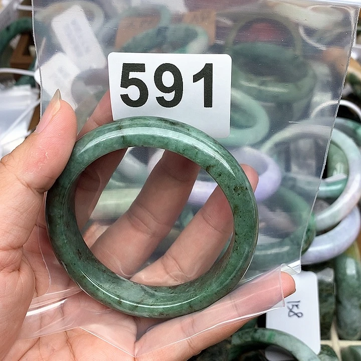 翡翠未镶嵌颈饰A***你翡翠