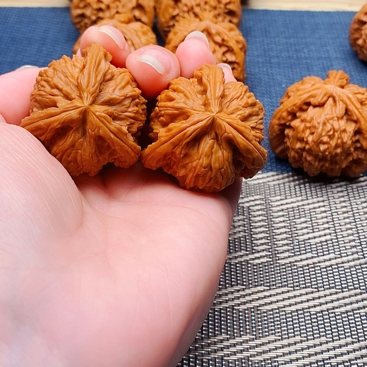 风***7文玩核桃吊坠三棱