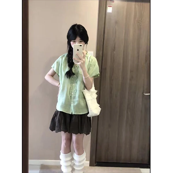青苹果绿木耳衬衫女显瘦V领短袖V领小衫上衣宽松显白短裙两件套
