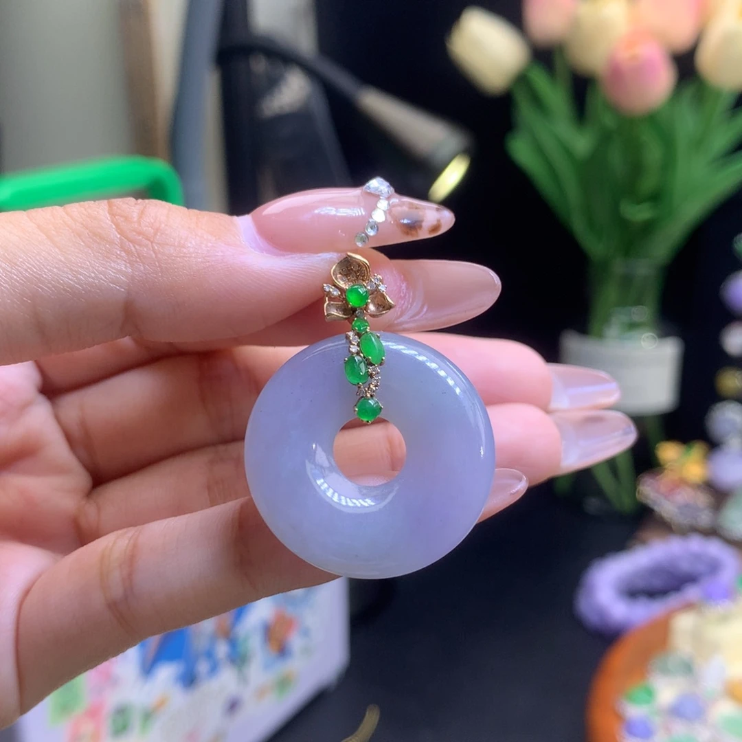 翡翠18K金镶嵌颈饰