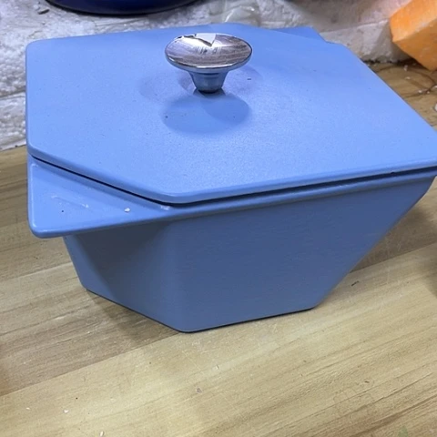 微瑕，明火，口径20高9铁锅