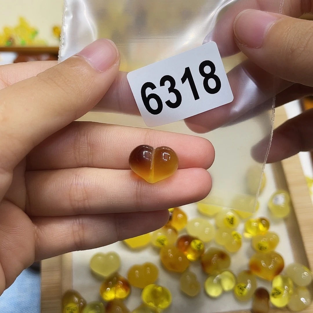 琥珀未镶嵌珠宝奇石