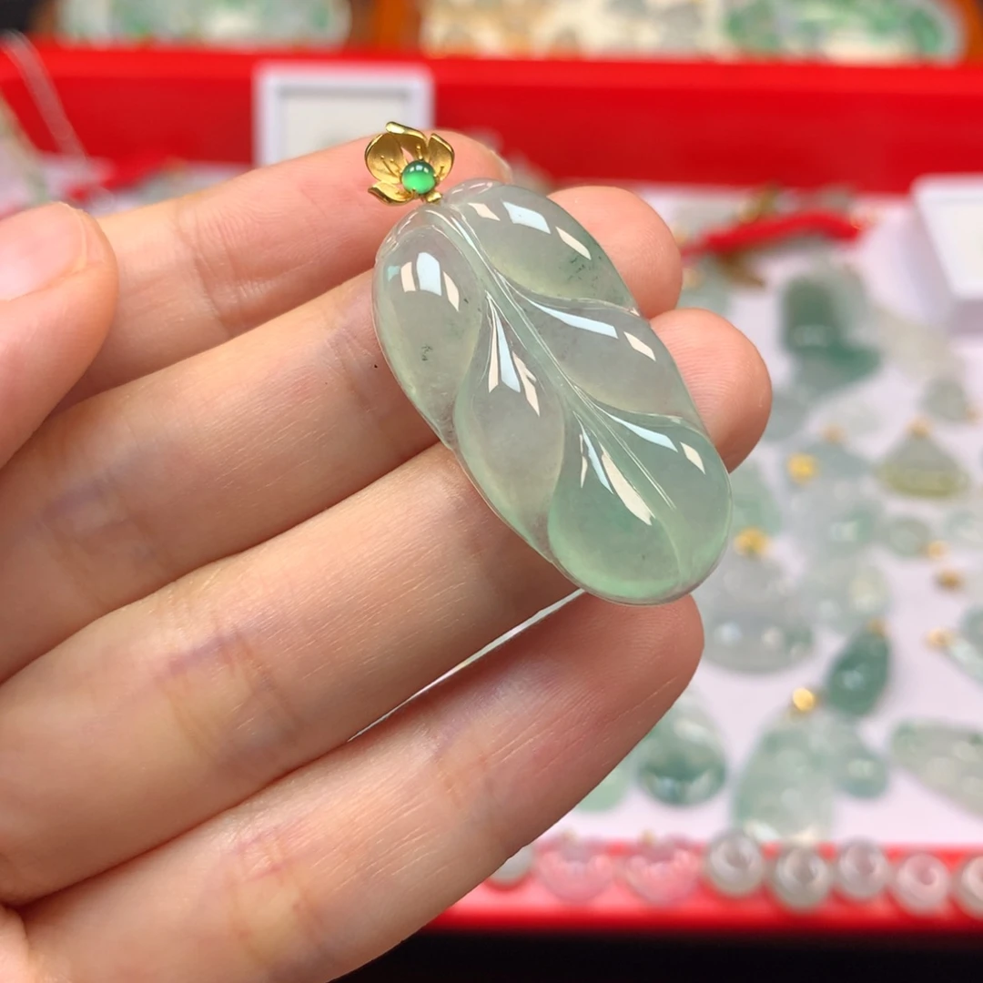 【闪购商品】吊坠(不含链)18K金镶嵌翡翠?***女