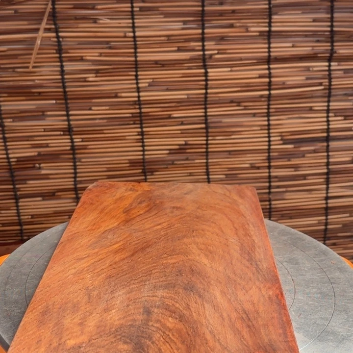 用***飞大叶紫檀（黑酸枝木类）