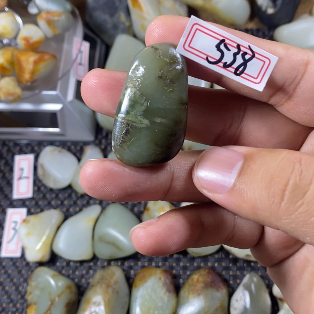 和田玉（糖玉）未镶嵌挂件