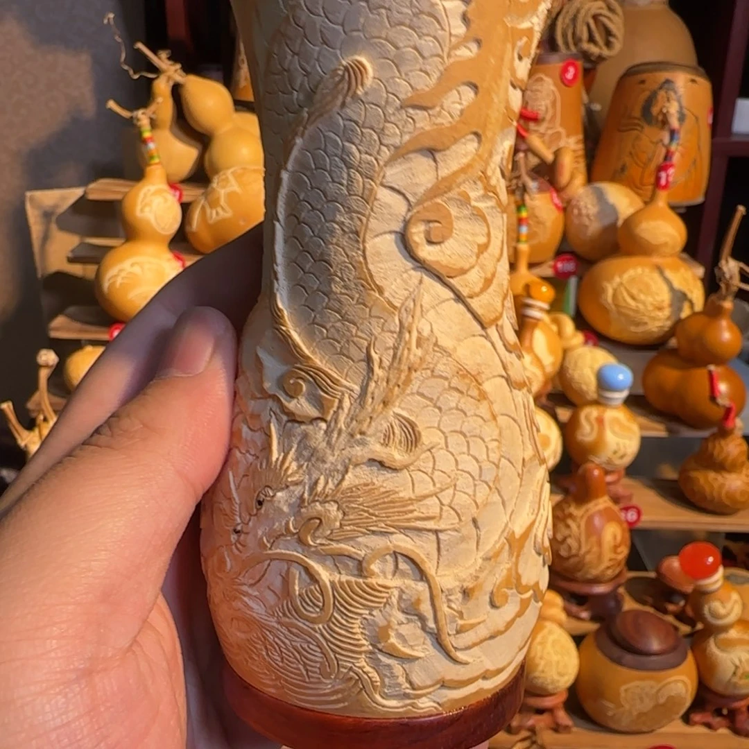 蜗****有机玻璃饭制龙雕刻