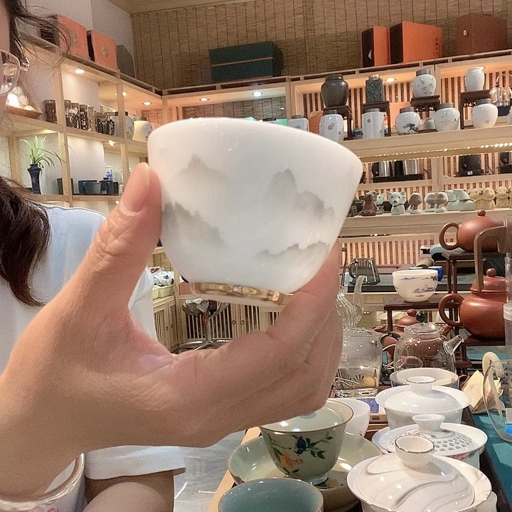 羊脂白玉…………山水主人杯