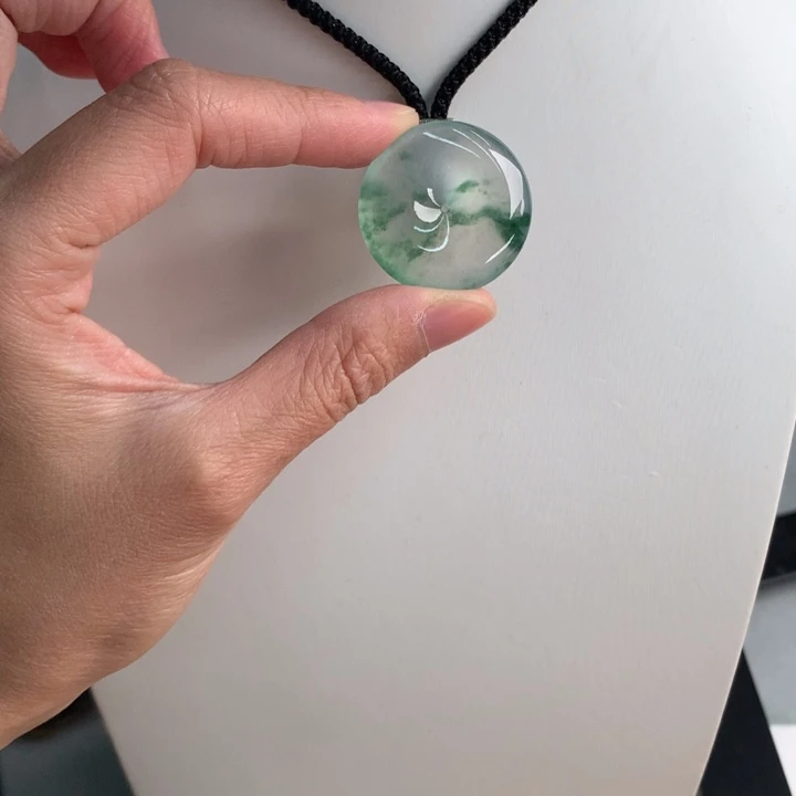 颈饰未镶嵌翡翠…..