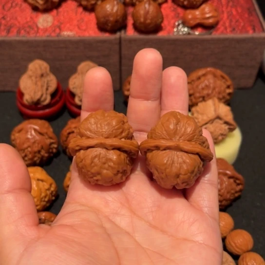 文玩核桃吊坠蛤蟆头全品