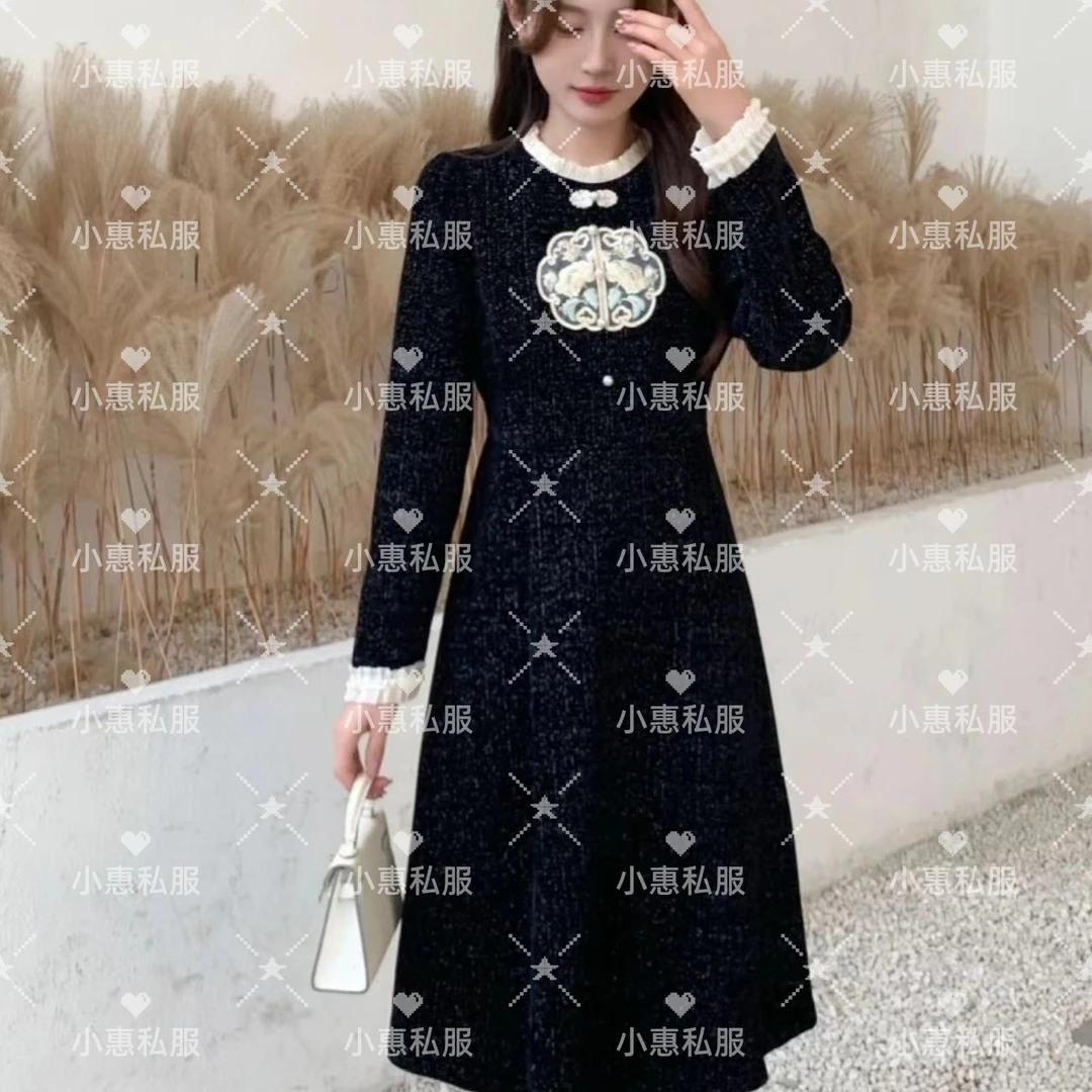 2025秋冬新款新中式高级感打底连衣裙气质红色假两件国风刺绣长裙