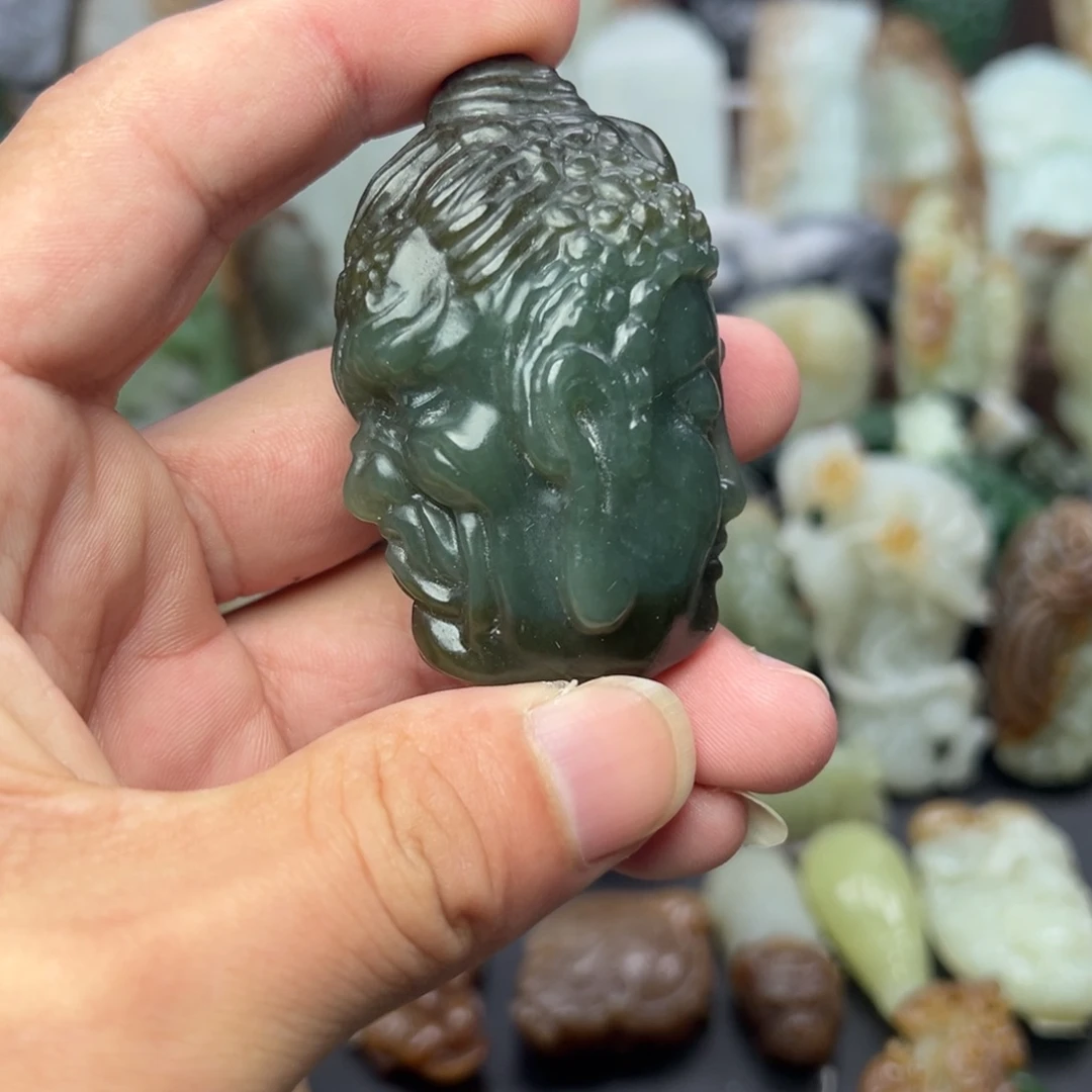 和田玉未镶嵌把件