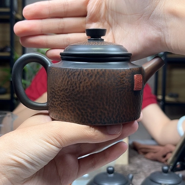 我***神185毫升微微瑕纯手工锤纹德钟壶