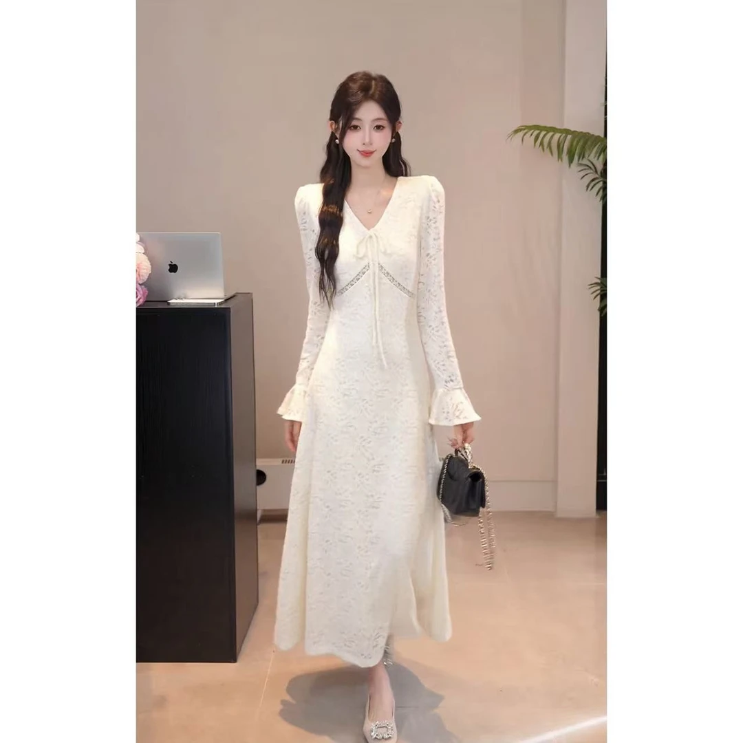 YUANLIANSU/圆脸酥【漫天风雪】千金风系带喇叭袖V领连衣裙女装秋季