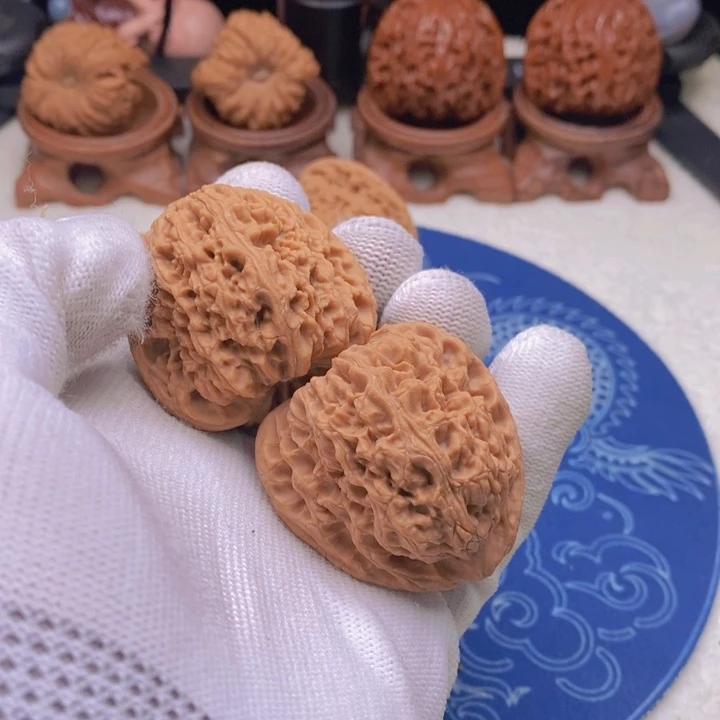 文玩核桃吊坠A****e文玩核桃