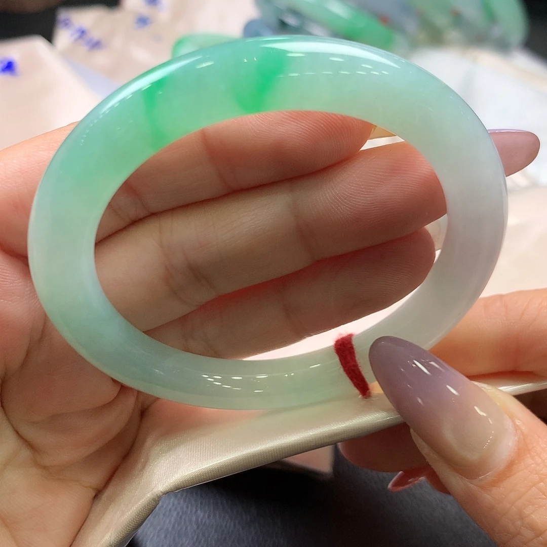 翡翠未镶嵌手镯55圆