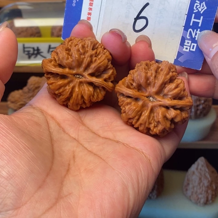 文玩核桃吊坠42粗筋