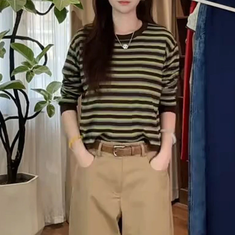 超好看绿色条纹短袖T恤女春秋季别致独特减龄高级感显瘦上衣潮