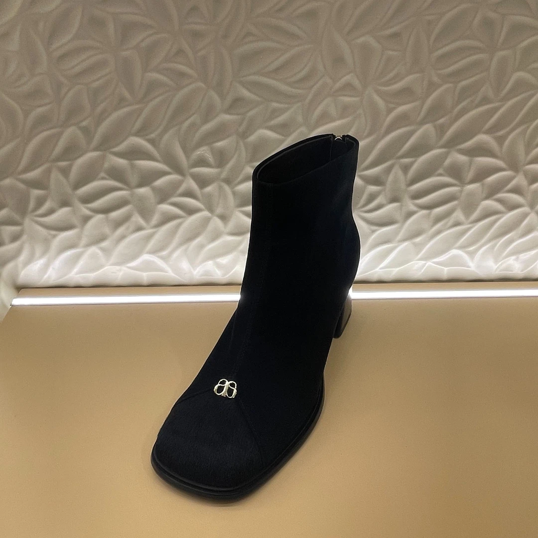 【微时尚】新款夏秋牛皮尖头气质复古褶皱设计款女士单鞋D020