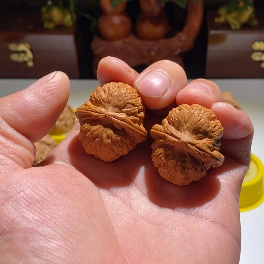 ぷ***岩文玩核桃把件昌平蛙直播中欢迎选购！