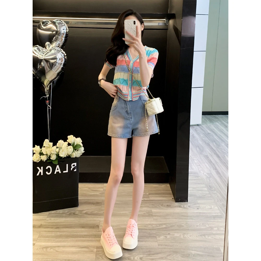 2025夏季新款V领短袖彩色条纹系扣针织上衣短裤女简约百搭两件套